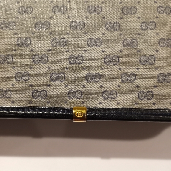 Authentic Vintage Gucci Micro GG Supreme Crossbody - Picture 7 of 16